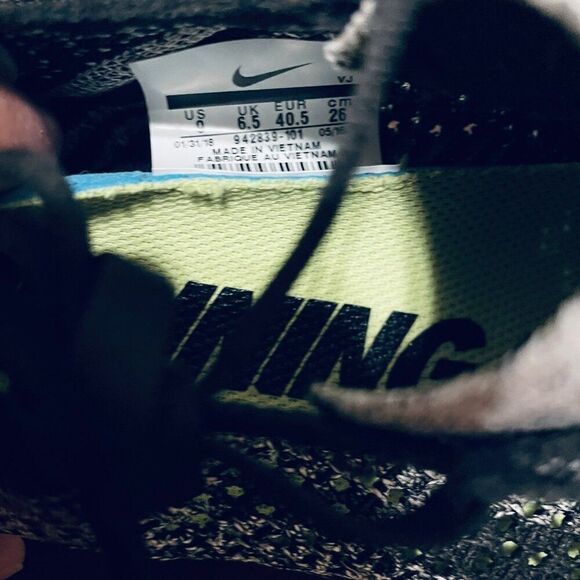 Nike Women's Free RN Flyknit 2018 Oreo Running Athletic 942839-101 Size 9 US - Picture 7 of 10